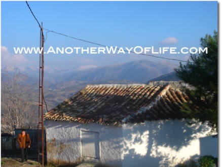 Castillo De Locubin property: Farmhouse for sale in Castillo De Locubin 52401