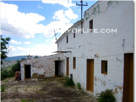 Iznajar property: Iznajar, Spain | Farmhouse for sale 52405