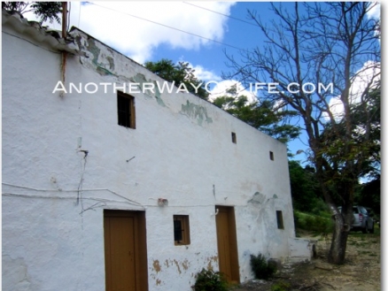 Iznajar property: Cordoba Farmhouse 52405