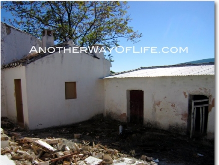 Iznajar property: Farmhouse for sale in Iznajar, Cordoba 52407
