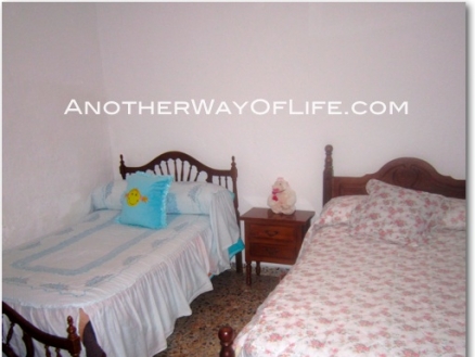 Iznajar property: Cordoba property | 4 bedroom Farmhouse 52427