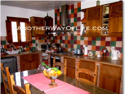 Iznajar property: Farmhouse for sale in Iznajar, Cordoba 52498