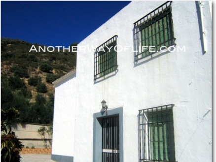 Iznajar property: Farmhouse for sale in Iznajar, Spain 52499