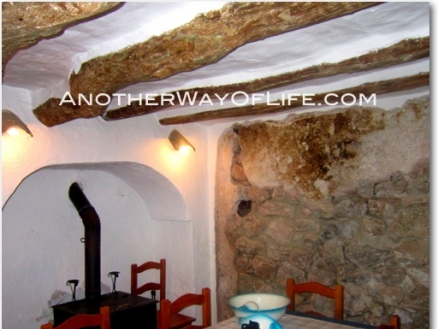 Iznajar property: Cordoba property | 4 bedroom Farmhouse 52521