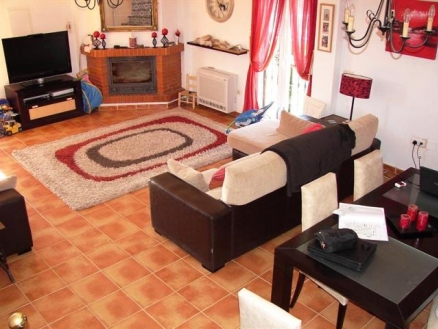 Villa&nbsp;for&nbsp;sale&nbsp;in&nbsp;town,&nbsp;Spain&nbsp;53847