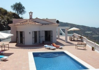 Villa for sale in town 53848