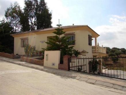 Villa&nbsp;for&nbsp;sale&nbsp;in&nbsp;town,&nbsp;Spain&nbsp;53894