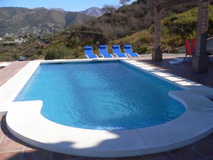 Villa for sale in town, Spain 54008