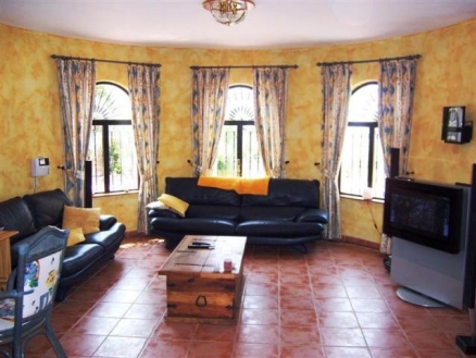 Villa&nbsp;for&nbsp;sale&nbsp;in&nbsp;town,&nbsp;Spain&nbsp;54025