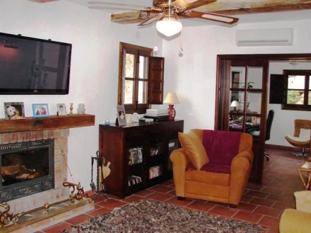 Villa&nbsp;for&nbsp;sale&nbsp;in&nbsp;town,&nbsp;Spain&nbsp;54042