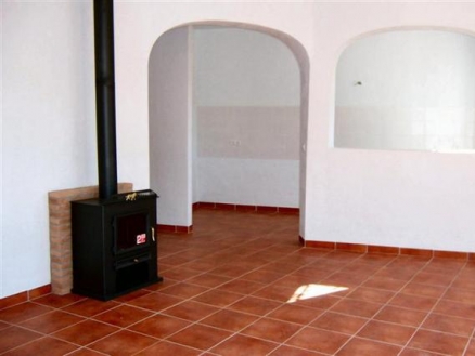 Villa for sale in town, Spain 54128