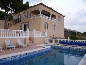 Villa&nbsp;for&nbsp;sale&nbsp;in&nbsp;town&nbsp;54379