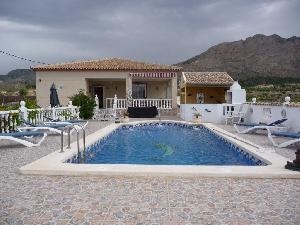 Villa for sale in town 54396