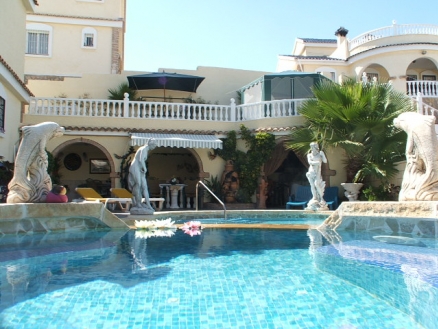 Villa with 5 bedroom in town 54434