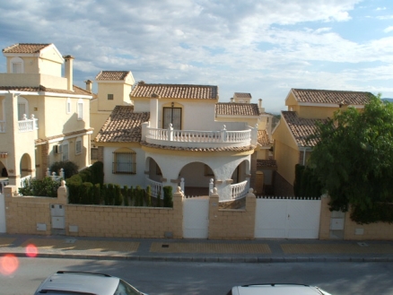 Villa for sale in town 54445