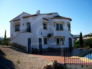 Villa for sale in town 65210