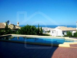 Villa for sale in town, Alicante 65210