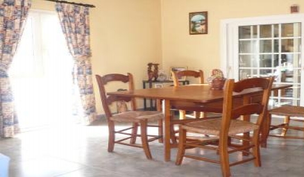 Villa with 4 bedroom in town 65954