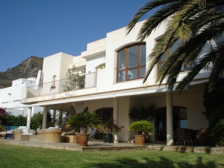 Cuevas De Almanzora property: Villa with 4 bedroom in Cuevas De Almanzora 66103