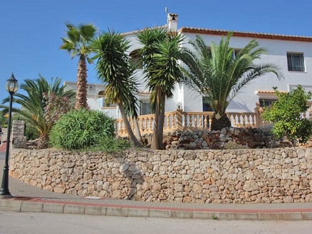 Villa for sale in town, Alicante 67385