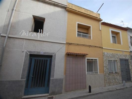 Pego property: Townhome for sale in Pego 68816
