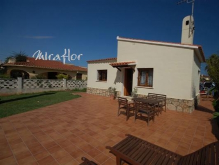 Villa for sale in town 68821