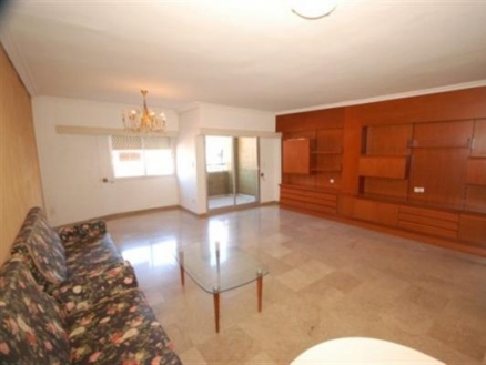 Apartment with 5 bedroom in town 68950