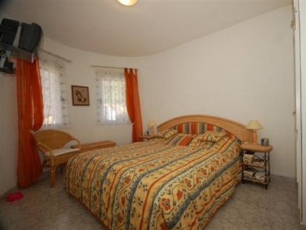 Villa&nbsp;for&nbsp;sale&nbsp;in&nbsp;town,&nbsp;Alicante&nbsp;69009