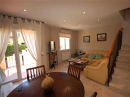 Villa with 3 bedroom in town 69023