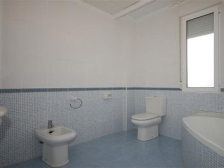 Villa for sale in town, Spain 69041