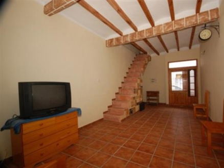 Townhome&nbsp;for&nbsp;sale&nbsp;in&nbsp;town,&nbsp;Spain&nbsp;69077
