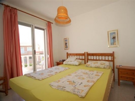 Villa for sale in town, Spain 69124
