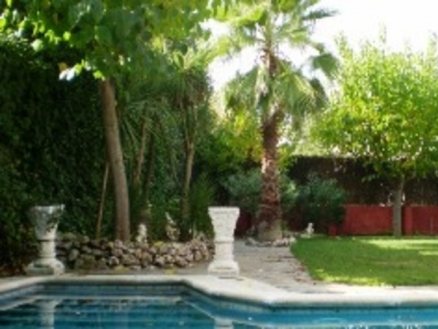 Villa for sale in town, Barcelona 69178