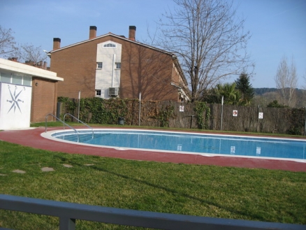 Apartment with 3 bedroom in town 69191