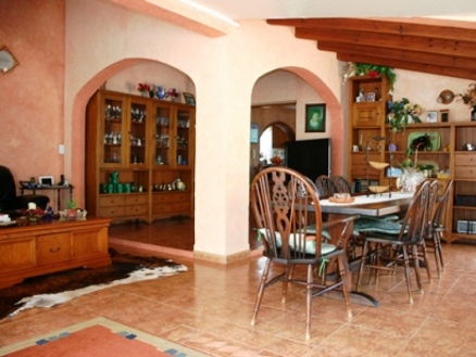 Villa with 3 bedroom in town 100246