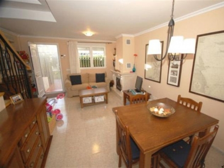 Villa for sale in town, Spain 101002