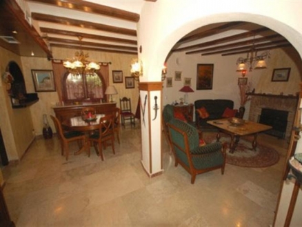 Villa for sale in town, Spain 101006