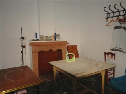 Townhome with 4 bedroom in town 101022