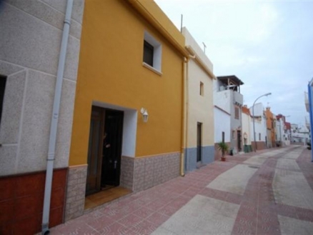 Alicante property | 5 bedroom Townhome 101024