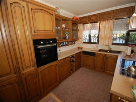 Villa for sale in town, Alicante 101028