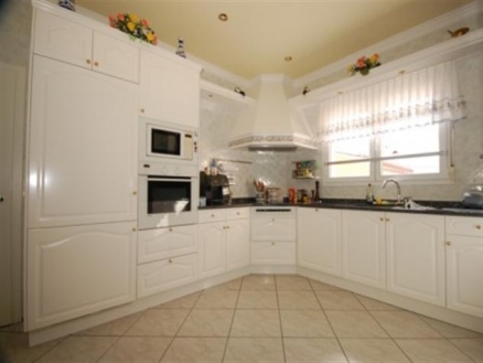 Villa for sale in town, Alicante 101030