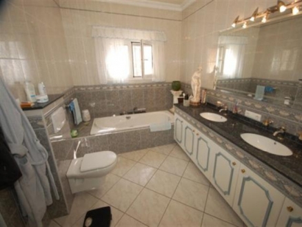 Alicante property | 4 bedroom Villa 101030