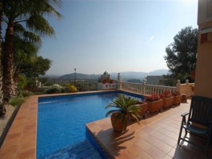 Villa for sale in town, Spain 101031