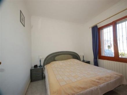 Villa for sale in town, Alicante 101032