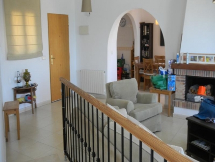 Villa with 3 bedroom in town 101185