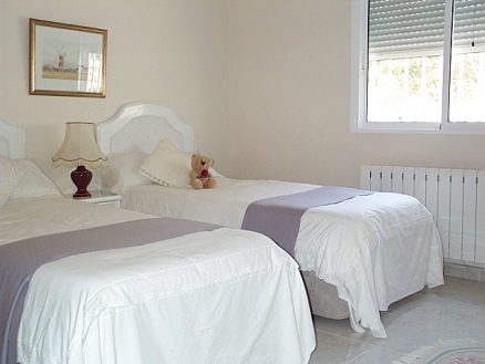 Villa for sale in town, Spain 102070