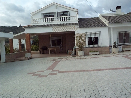 Villa for sale in town 102079