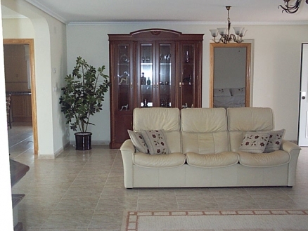 Villa with 3 bedroom in town 102081