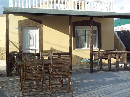House with 4 bedroom in town 102120