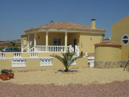 Villa for sale in town 102162